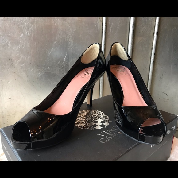 Vince Camuto black shinny heal - Picture 2 of 5